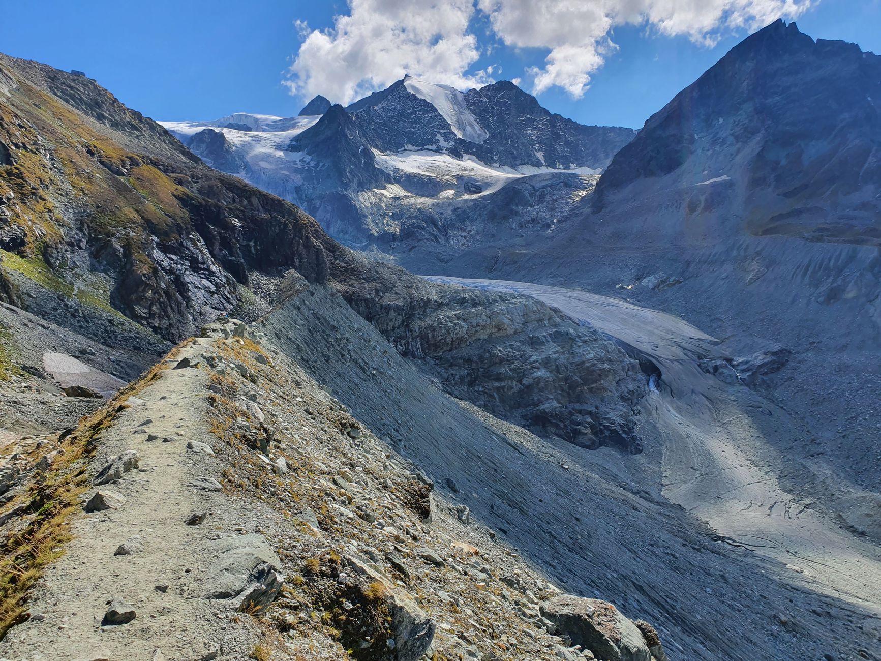 Trekking along steep ridges in Southern Alps New Zealand